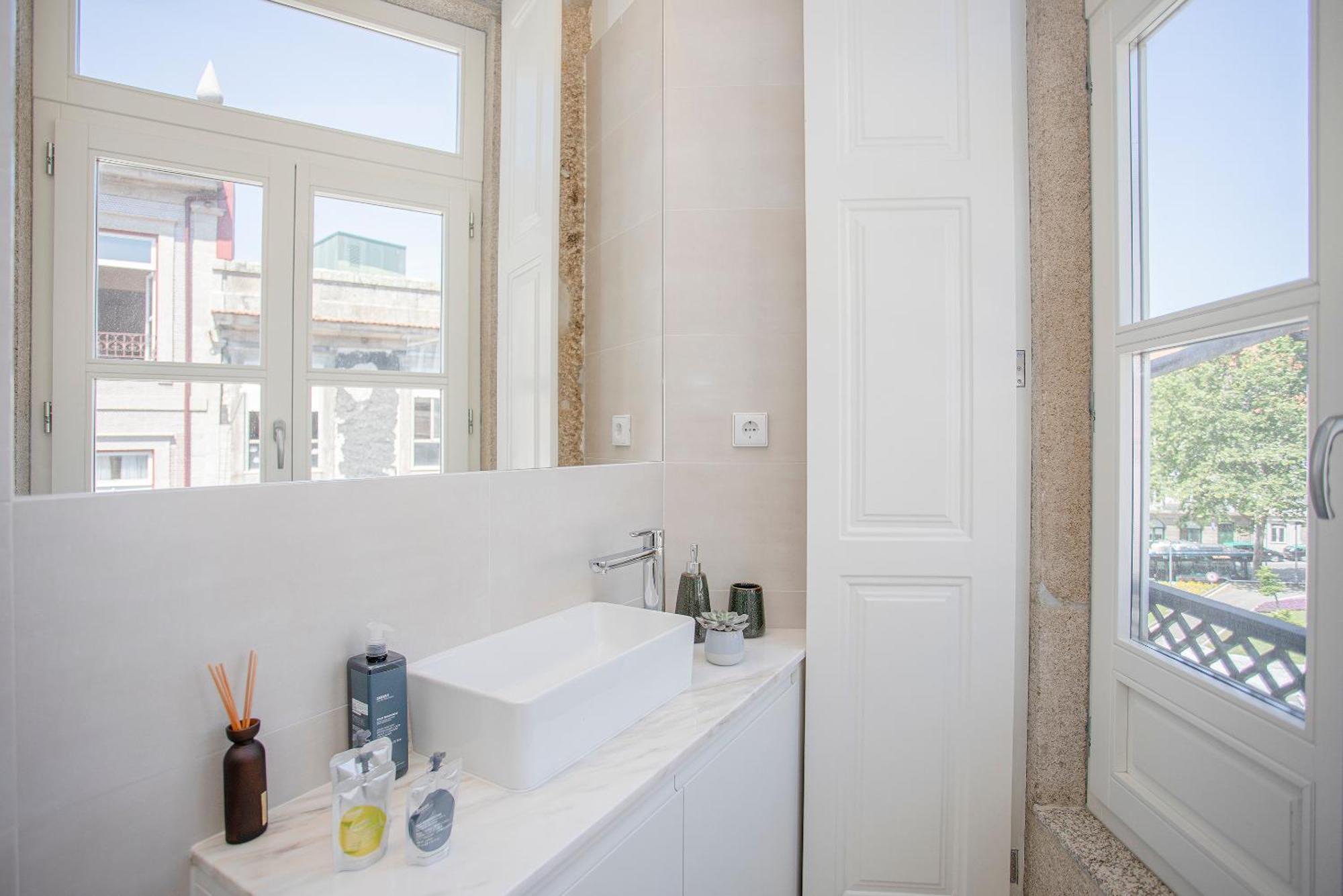 Liiiving In Porto - Aliados Stone Apartment Exterior foto